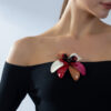 Wholesale Acrylic handmade flower brooch, crystal corsage, women's brooch, pearl jewelry