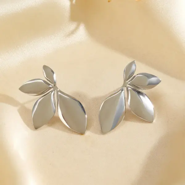 Wholesale Ion Plating (IP) 18K Gold Plated Leaf 304 Stainless Steel Simple Style Classic Style Waterproof Non Tarnish Ear Studs