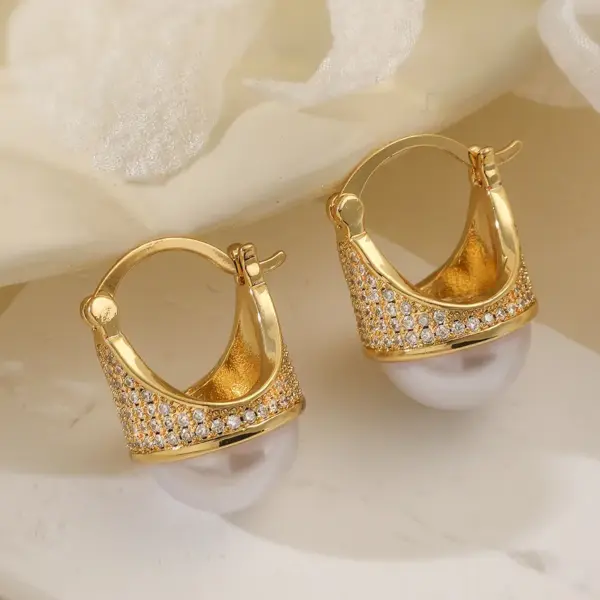 Wholesale New Vintage Design Women's Earrings Copper Plated Zirconium Stone Fashionable Versatile Geometric Pattern Daily Wear Jewelry