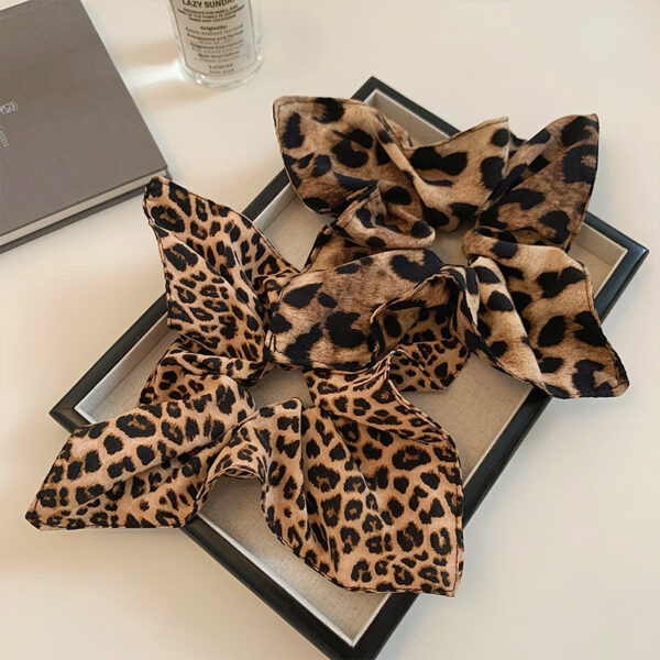 Wholesale square leopard print pleated hair ring vintage temperament hair rope fashion versatile personality headdress
