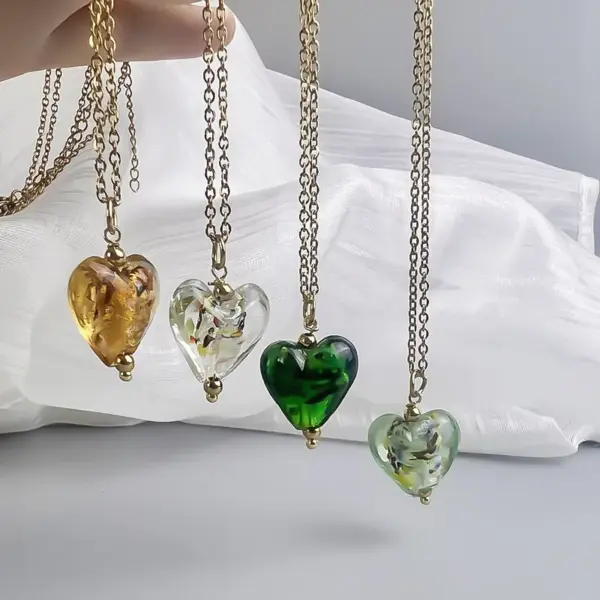 Wholesale Retro Heart Shape Stainless Steel Glass Plating Pendant Necklace