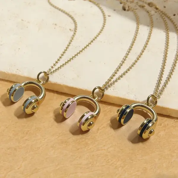 Wholesale Virgin Mary Enamel Pendant Necklace For Women With 14K Real Gold Plated Copper And Zircon Inlay, Handmade Chain Featuring Water Plating