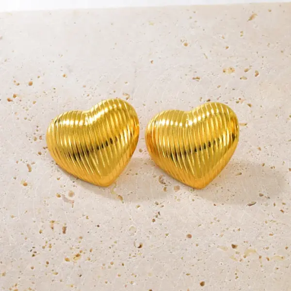 Wholesale Heart Shape Stud Earrings For Women In 304 Stainless Steel With Electroplated 18K Real Gold PVD Coated Layer 0.03µm-0.05µm