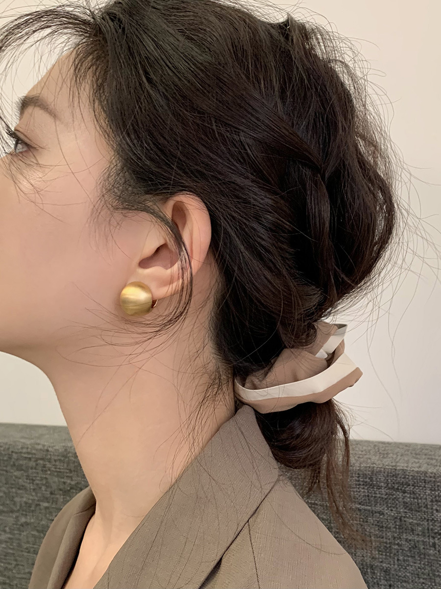 Wholesale Korean Style Fashion Brushed Earrings Cool Stereo Ball Metal Silver Earrings Simple Women's High-End Ins Earrings
