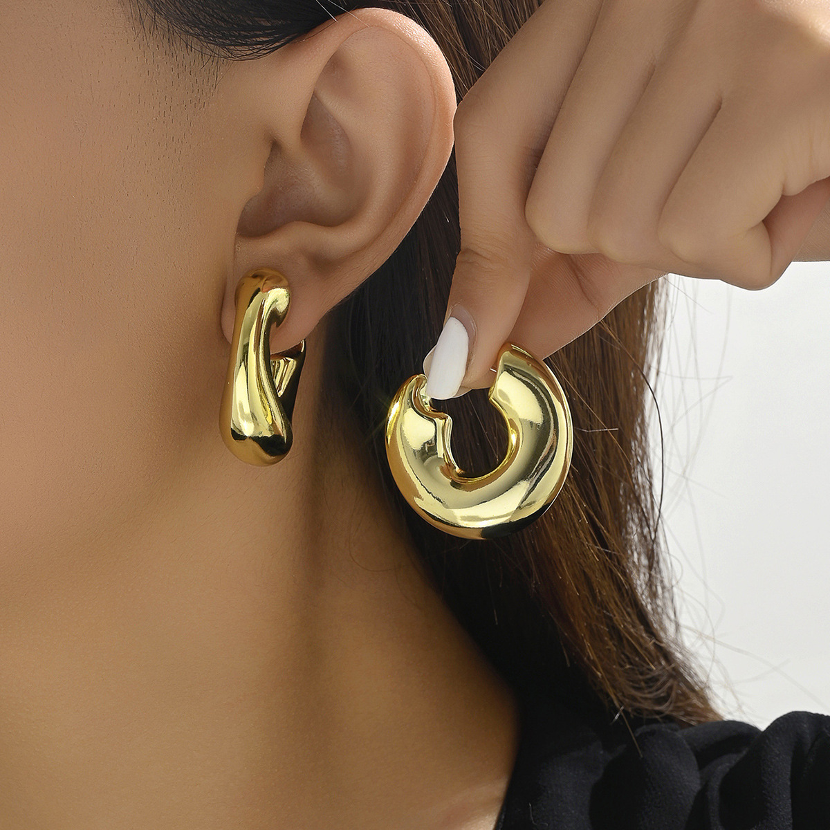Wholesale European and American Ins Fashion Simple Light Luxury All-match C- type Large Ear Ring Irregular Wave Dot Earrings Women's Distinctive Exqui