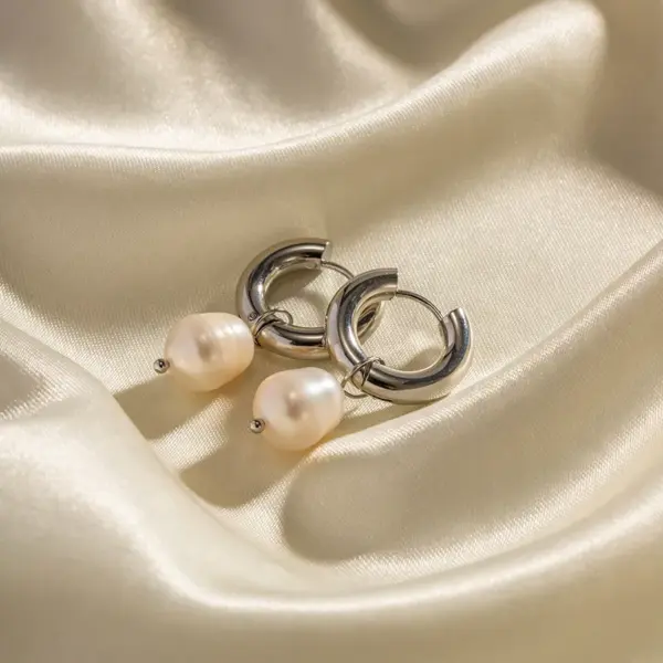 Wholesale 304 Stainless Steel Freshwater Pearl Round PVD Coated Pearl 18K Gold Plated INS Style Casual Elegant Plating Inlay Earrings