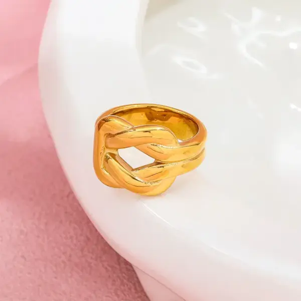 Wholesale Vintage Irregular Cross Knot 18K Gold Plated 304 Stainless Steel Vacuum Electroplated Waterproof Non-Fading Ring For Women
