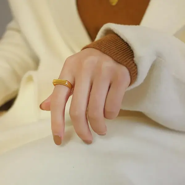 oly-e3cad1ab5089bf3eda4ad4cad5f99859 Wholesale Unisex Rectangle Rings Crafted From Hypoallergenic 316 Stainless Steel With 18K Real Gold PVD Coating
