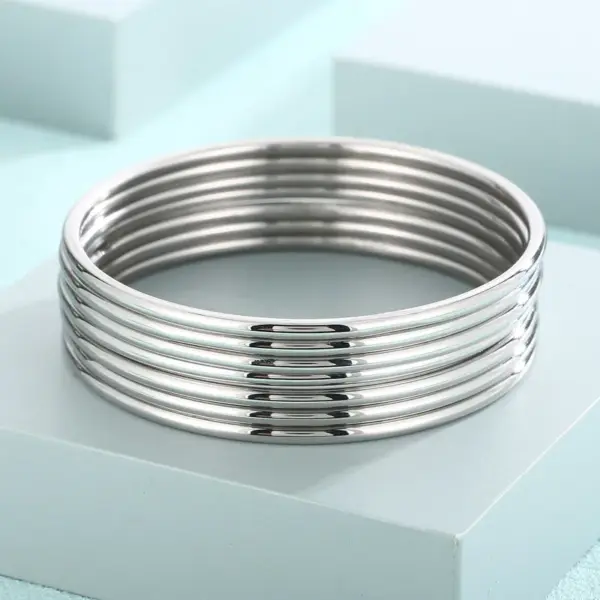 Wholesale 304 Stainless Steel Solid Color Electroplating 18k Gold Plating Formal Waterproof Non Tarnish Bangle