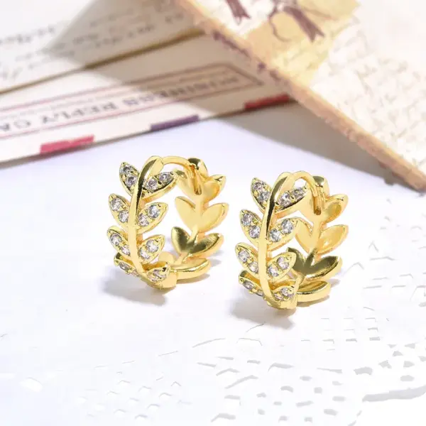 Wholesale 1 Pair Streetwear Leaves Plating Inlay Copper Zircon Hoop Earrings