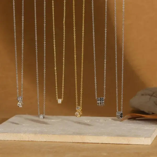 Wholesale Elegant Geometric Hollow Out Round Pattern Necklace Versatile Simple Design Gold Plated Copper Lobster Clasp Pendant Necklace