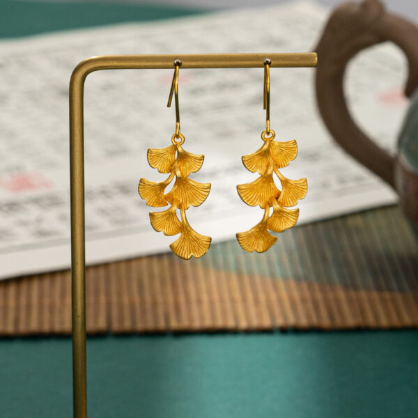 Wholesale Fashionable Golden Ginkgo Leaf Earrings for Women, Light Luxury Simple Fashion Earrings, Christmas Gift for Girlfriend