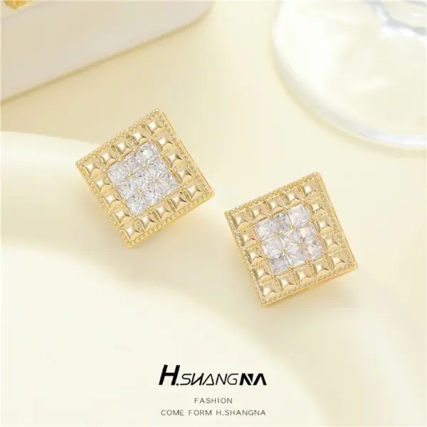 Wholesale Rhombus Stud Earrings For Women With 925 Sterling Silver Posts, Copper Base, Electroplated 14K Real Gold, And Zircon Inlay