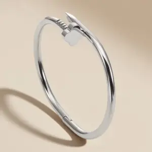 40-B-4 Steel Four-Flower Bracelet