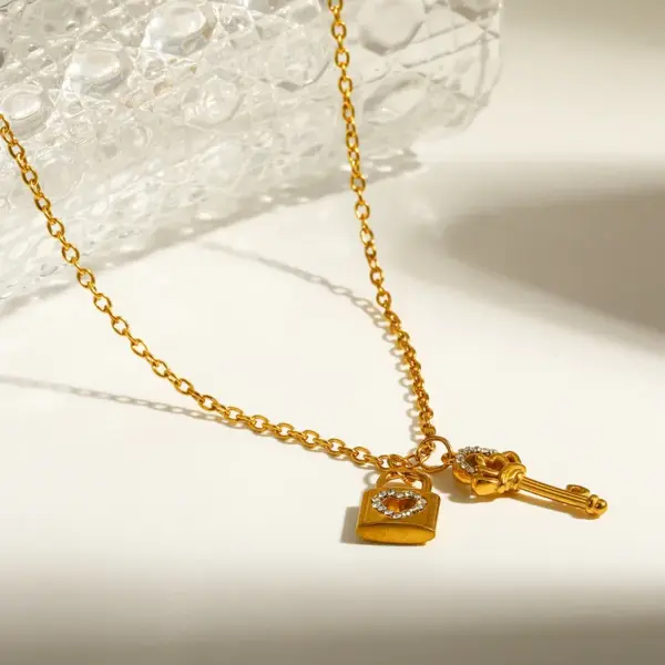 Wholesale Asymmetrical Key Necklace For Women In 304 Stainless Steel With 18K Real Gold Plating And Rhinestone Inlay, PVD Coated Cable Chain