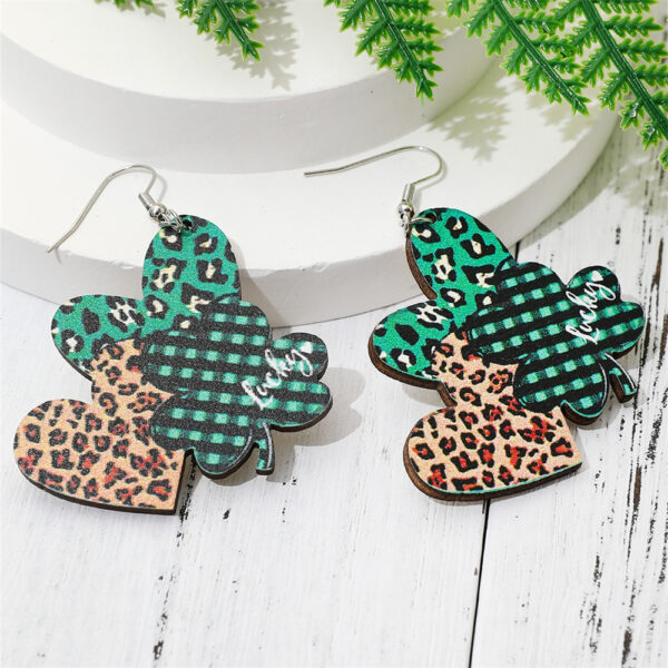 oly-e6998e3d999528fa385dae0d457183d5 Wholesale Irish Carnival green elf wooden love heart St Patrick leaf earrings
