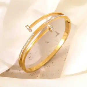 Gold / Average Size / CX810