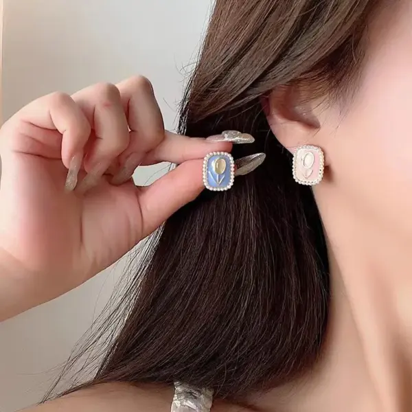 Wholesale S925 Silver Needle Creative Design Astral Pearl Earrings Women Versatile High-End Sensation New Style Fashion Jewelry