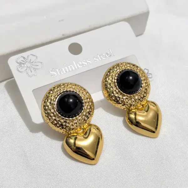 Wholesale Earrings Studs Cat's Eye Stone Heart Cast Earrings Titanium Steel Earrings For Banquet Fashion Show