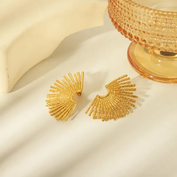 Wholesale 1 Pair Retro Exaggerated Sun Solid Color Plating 304 Stainless Steel 18K Gold Plated Ear Studs