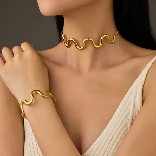 Wholesale PVD Coated Real Gold Plated 18K Gold Waves 304 Stainless Steel Retro Simple Style Waterproof Non Tarnish 304 Stainless Steel Necklace