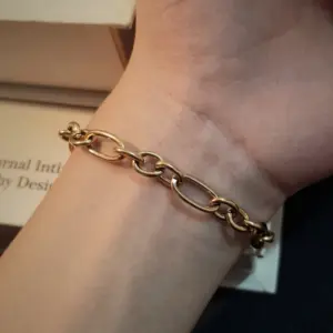 Wholesale Oval Waterproof Non Tarnish Bracelets For Women In 304 Stainless Steel With 18K Real Gold Plated PVD Coated Cuban Link Chain