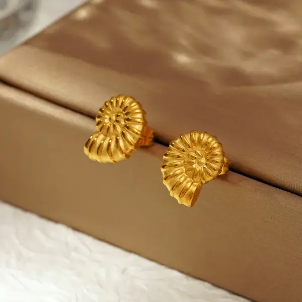 Wholesale Real Gold Plated Conch 304 Stainless Steel Casual Retro Waterproof Non Tarnish Ear Studs