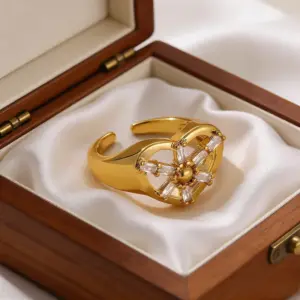 Wholesale Heart Shape Open Ring For Women In Copper With Zircon Inlay, Perfect For Daily Wear