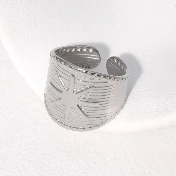 Wholesale 18K Gold Plated 304 Stainless Steel Vacuum Electroplating (In Furnace) Open Ring For Women Wide Version Eight-Pointed Star Waterproof Non-Fading Titanium Steel Jewelry
