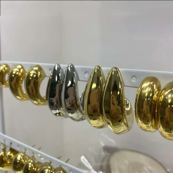 Wholesale PVD Coated Real Gold Plated 18K Gold C Shape 304 Stainless Steel Simple Style Waterproof Non Tarnish Ear Studs