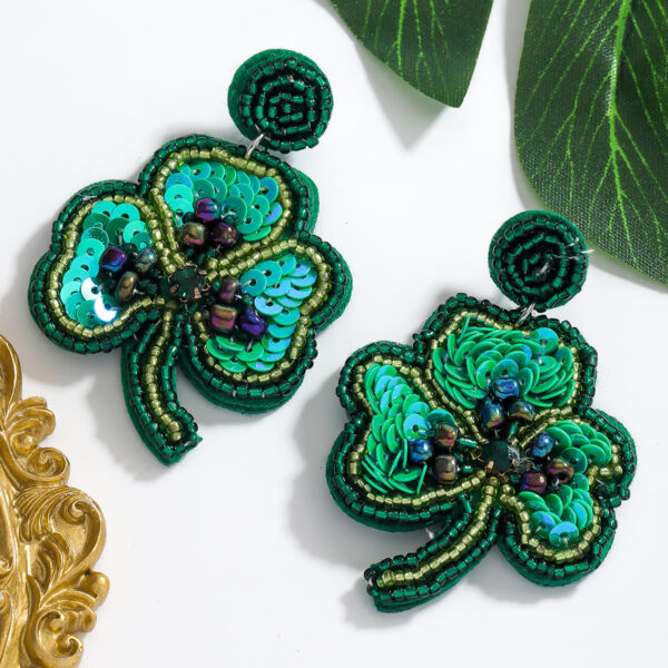 Wholesale Style Handmade Rice Beads Sequin Green Earrings St. Patrick Clover Clover Symmetrical Earrings