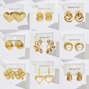 Wholesale 304 Stainless Steel Flower PVD Coated Pearl Real Gold Plated Casual Simple Style Waterproof Non Tarnish Inlay Ear Studs
