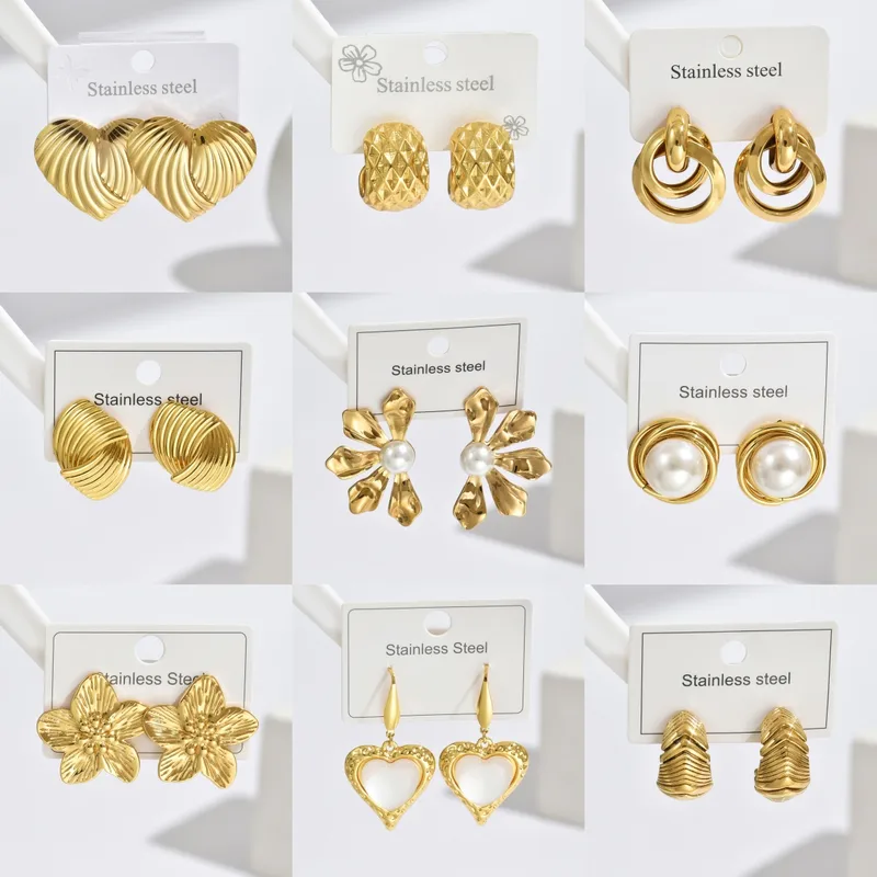 Wholesale 304 Stainless Steel Flower PVD Coated Pearl Real Gold Plated Casual Simple Style Waterproof Non Tarnish Inlay Ear Studs