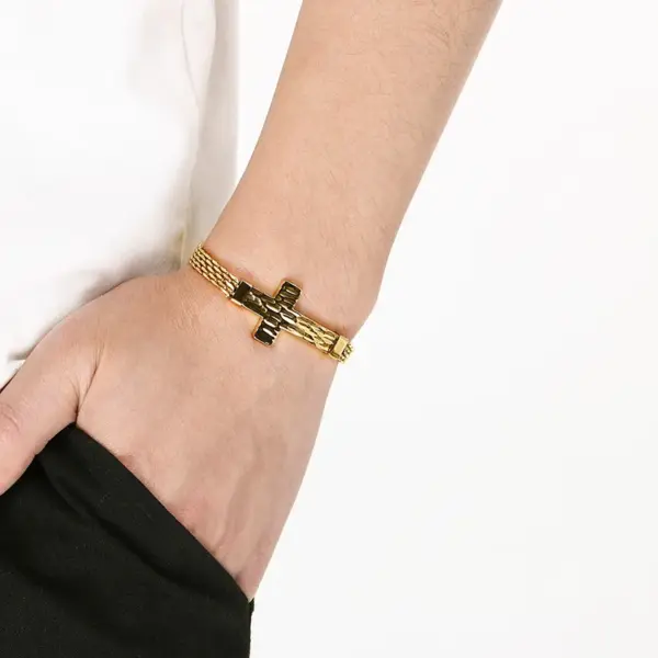 Wholesale Simple Style Cross Bracelet For Men In 304 Stainless Steel With 18K Real Gold Plated PVD Coating 0.03µm