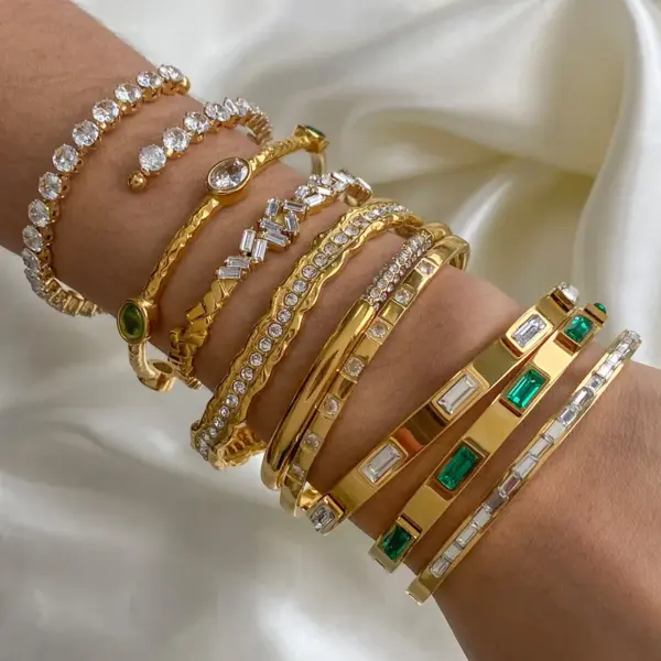 Wholesale 304 Stainless Steel Geometric PVD Coated 18K Real Gold Plated Real Gold Plated Elegant Waterproof Non Tarnish Plating Bangle