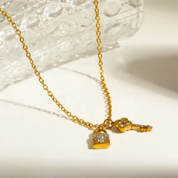 Wholesale Asymmetrical Key Necklace For Women In 304 Stainless Steel With 18K Real Gold Plated PVD Coating And Rhinestone Inlay On Cable Chain