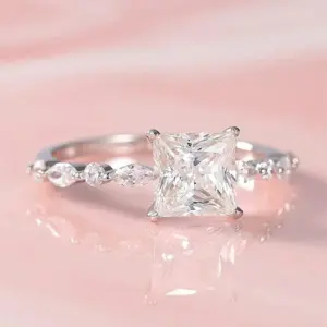 Wholesale Geometric Claw Setting Ring For Women In Copper With White K Water Plating And Zircon Inlay