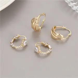 Wholesale Heart Shape Stud Earrings For Women With Copper Posts And Zircon Inlay