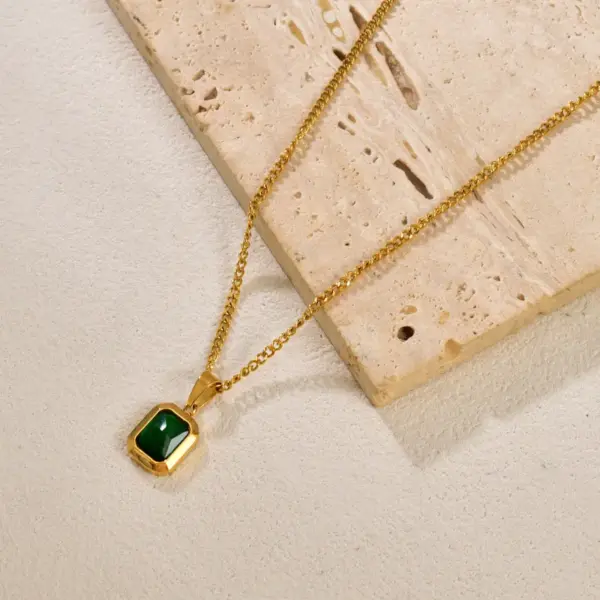 Wholesale 304 Stainless Steel Square PVD Coated Zircon 18K Real Gold Plated Simple Style Classic Style Waterproof Non Tarnish Inlay Cable Chain Lobster Trigger Clasp Closure Gold Pendant Necklace