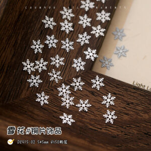 About 50 snowflakes 5mm (dz915-02)