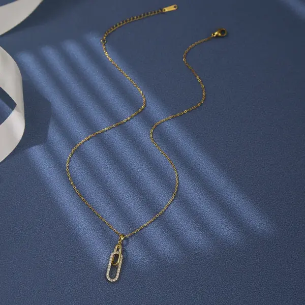 Wholesale 304 Stainless Steel Copper Paper Clip Oval Water Plating Zircon 18K Gold Plated IG Style Elegant Simple Style Inlay Cable Chain Gold Pendant Necklace