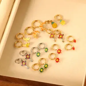 Wholesale 1 Pair Simple Style Classic Style Daisy Plating 304 Stainless Steel Drop Earrings