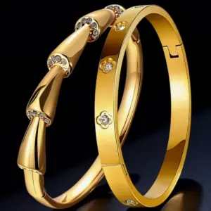 Wholesale Heart Shape Waterproof Non Tarnish Gold Bangle For Women In Simple Style With Rhinestones Inlay And 304 Stainless Steel
