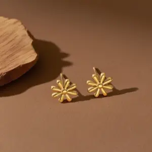 E0103-Little Daisy-Earrings- Gold