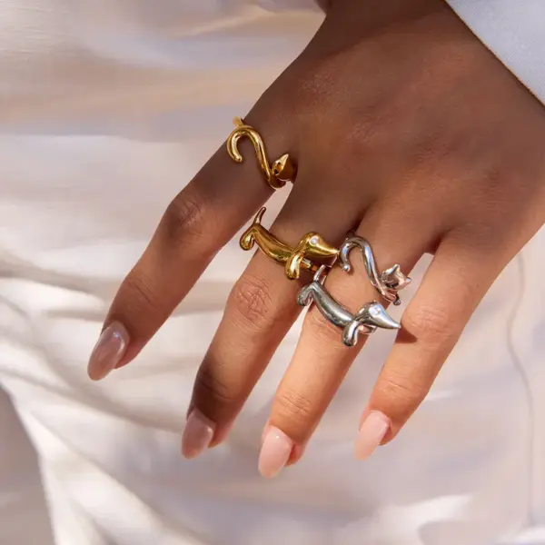 Wholesale Ladies Adjustable Open Ring Minimalist Style 18K Gold Stainless Steel Geometric Cat And Dog Design With Diamond Lines Sausage Dog