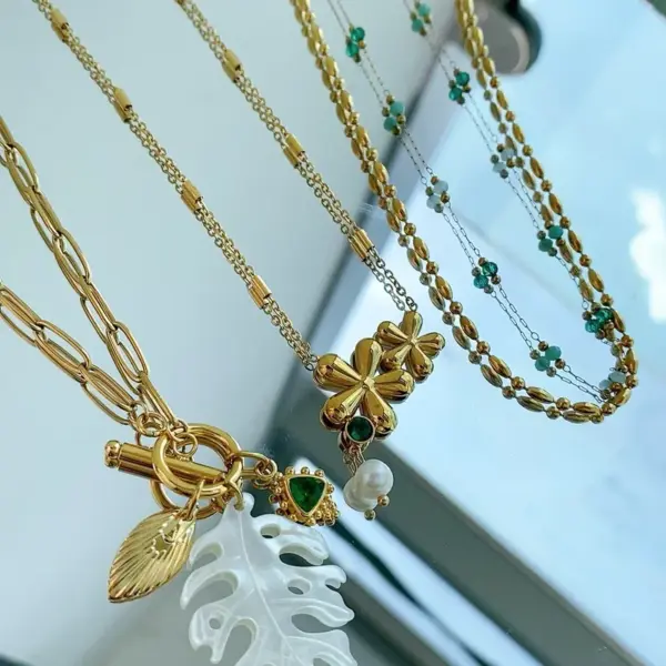 Wholesale Fresh Floral Element Feather Necklace Multifunctional Elegant Cute Handmade Titanium Steel Vacuum Gold Plated Lobster Clasp Regular Chain