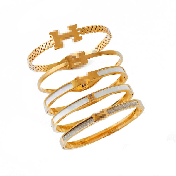 oly-eeb38409cf548898dd9a693d836b9947 Wholesale stainless steel jewelry with colorfast plating, gold-plated titanium steel bracelets