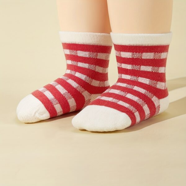 oly-eedd6ead09b0a87d834bbe800d19186e Wholesale 5 pairs of baby girl baby cute embroidered mid-tube socks Valentine's Day love four seasons short socks boneless suture worker