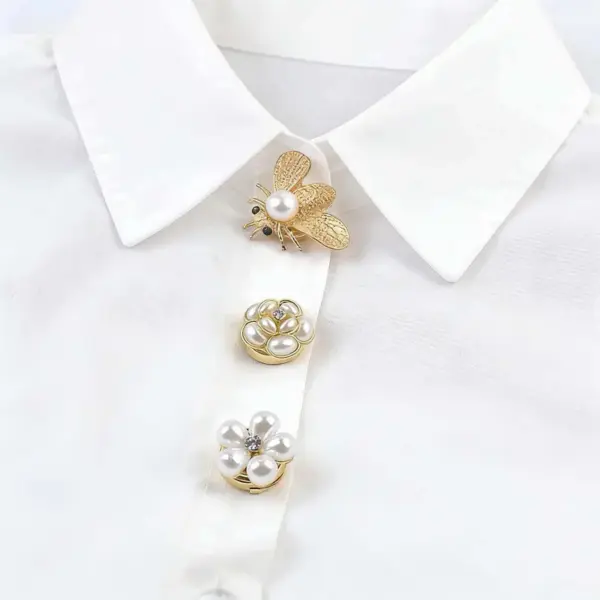 Wholesale Anniversary Flowers Cufflinks For Unisex, 14K Real Gold Plated Alloy With Electroplated Finish And Artificial Gemstones