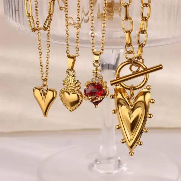 Wholesale 304 Stainless Steel Heart Shape PVD Coated 18K Real Gold Plated Retro Classic Style Waterproof Non Tarnish Plating Cable Chain Lobster Trigger Clasp Closure Pendant Necklace
